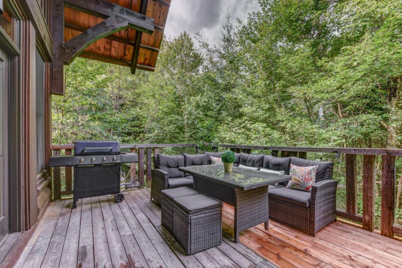 Chic Log Chalet With Hot Tub - Mont-Tremblant North Side By Reserver.Ca Лак-Сюперьёр Экстерьер фото